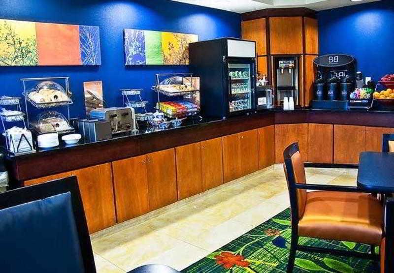 Orient Park Fairfield Inn & Suites Tampa Fairgrounds/Casino מראה חיצוני תמונה
