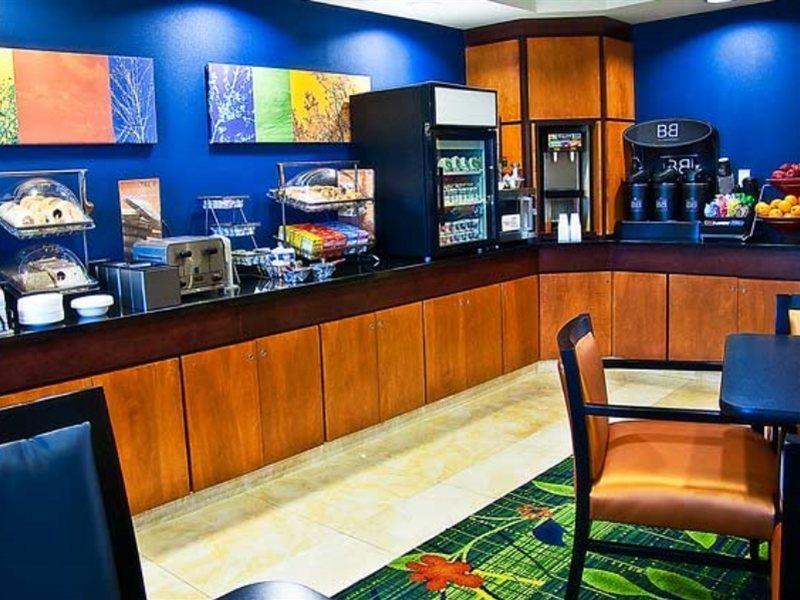 Orient Park Fairfield Inn & Suites Tampa Fairgrounds/Casino מראה חיצוני תמונה