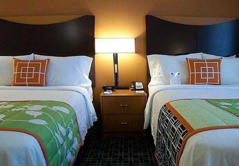 Orient Park Fairfield Inn & Suites Tampa Fairgrounds/Casino מראה חיצוני תמונה